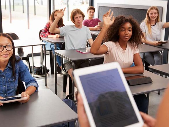 How to Use Digital Textbooks in the Classroom